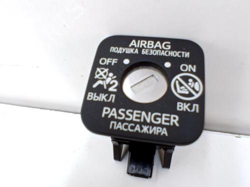 Used Switch Switch TOYOTA RAV 4 IV (_A4_) 2.2 D 4WD (ALA49) (150 hp) 34119757 34119757