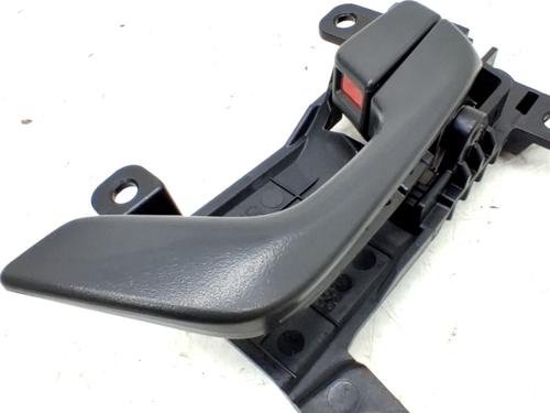 Used Front right interior door handle Front right interior door handle HYUNDAI KONA (OS, OSE, OSI) 1.0 T-GDi (120 hp) 33765364 33765364
