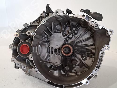 Gearkasse VOLVO V40 Hatchback (525) D2 (120 hp) 23369546