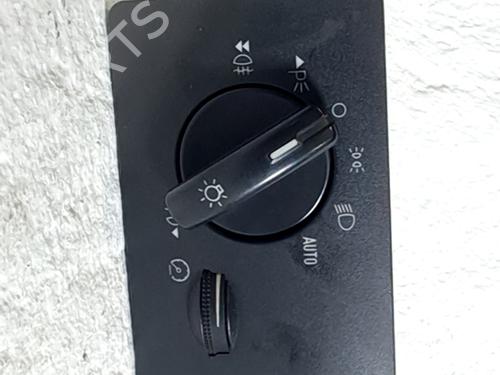 headlight-switch-ford-mondeo-iii-b5y-2000-2001-2002-2003-2004-2005-2006-2007-32257503 main image