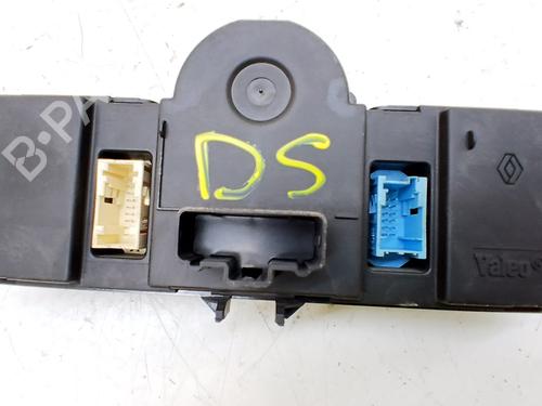 climate-control-renault-clio-iii-br01-cr01-2005-2006-2007-2008-2009-2010-2011-2012-2013-2014-33771618 main image