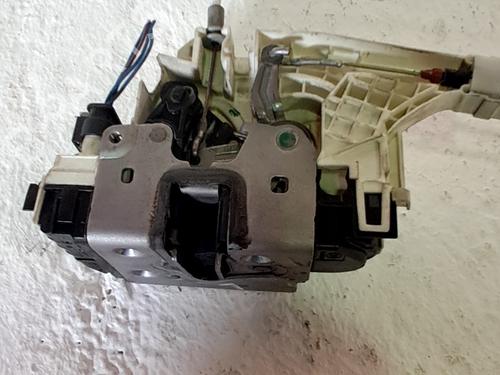 Used Front left lock Front left lock MERCEDES-BENZ SPRINTER 3-t Van (B906) 211 CDI (906.611, 906.613) (109 hp) 33764898 33764898