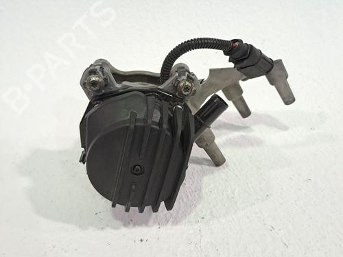 Used Secondary air pump PORSCHE CAYENNE (9PA) Turbo 4.5 (450 hp) 23944147