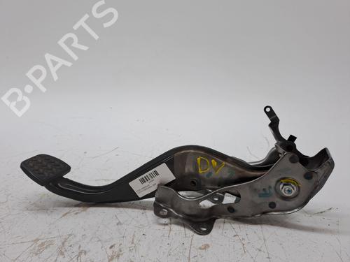 Used Clutch pedal TOYOTA YARIS (_P13_) 1.0 (KSP130_, KSP130) (69 hp) 23375850