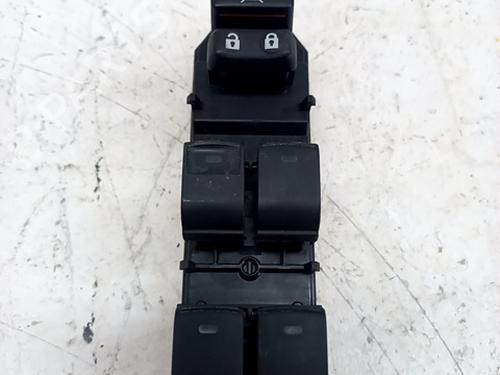 Used Left front window switch TOYOTA YARIS (_P9_) 1.8 VVTi (ZSP90_, ZSP90R) (133 hp) 29229066