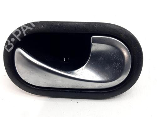 Used Front right interior door handle RENAULT MEGANE II Saloon (LM0/1_) 1.6 (113 hp) 32108089
