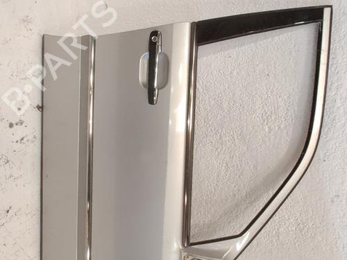 Used Right front door Right front door 38748942 38748942