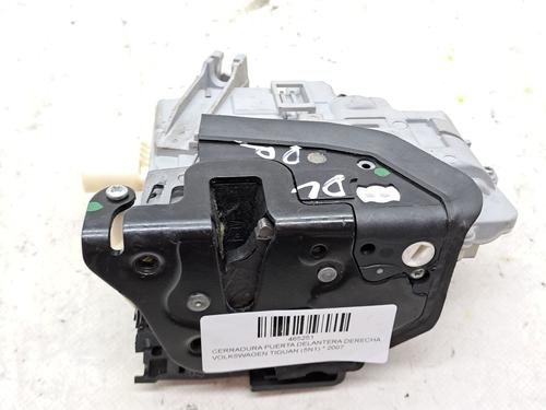 Høyre foran lås VW TIGUAN (5N_) 1.4 TSI 4motion (150 hp) 23359030
