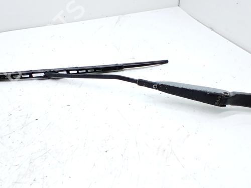front-windshield-wiper-arm-renault-kangoo-kc01_-1997-32720231 main image