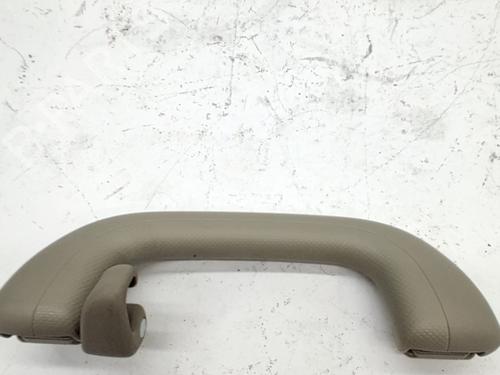 interior-roof-handle-kia-carens-iv-2013-40545903 main image