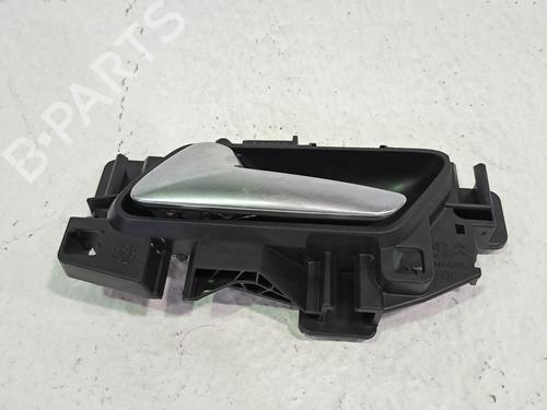 Venstre bak invendig håndtak OPEL CORSA F (P2JO) 1.2 (68) (101 hp) 28037638