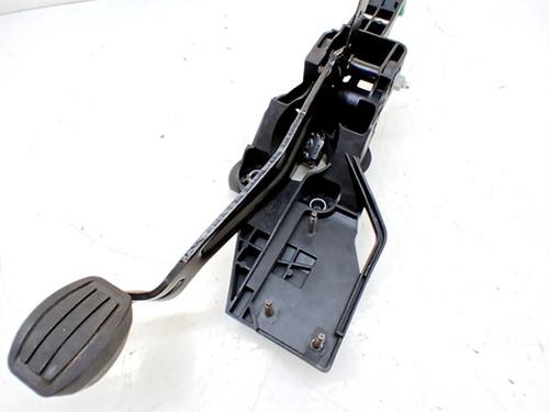 Used Break pedal PEUGEOT 3008 II SUV (MC_, MR_, MJ_, M4_) 1.5 BlueHDi 130 (131 hp) 30294380