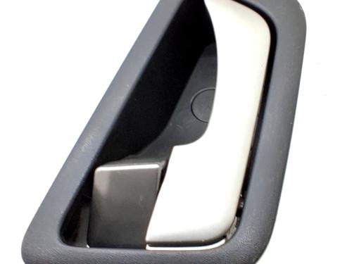 Used Front left interior door handle SSANGYONG TIVOLI 1.6 (128 hp) 32336318