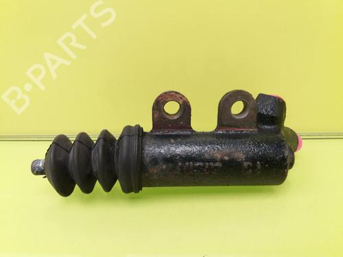 Used Clutch slave cylinder TOYOTA RAV 4 II (_A2_) 2.0 D 4WD (CLA20_, CLA21_, CLA20R, CLA21R) (116 hp) 23384244