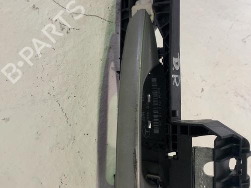 front-right-exterior-door-handle-mercedes-benz-c-class-w204-2007-2008-2009-2010-2011-2012-2013-2014-2015-33766926 main image