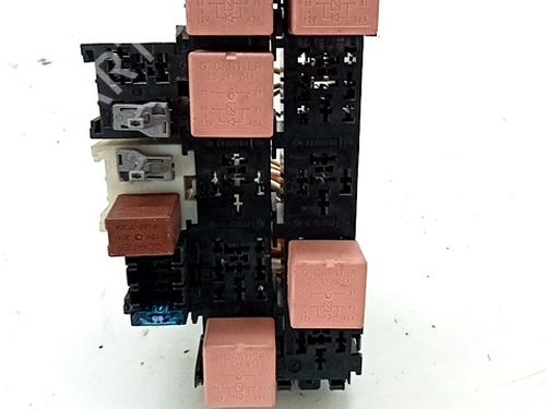 Used Fuse box RENAULT TRAFIC II Van (FL) 2.5 dCi 145 (FL0J) (146 hp) 31240378