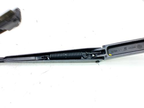Front windshield wiper arm VW POLO VI (AW1, BZ1, AE1) 1.0 TSI | BP32257402C143