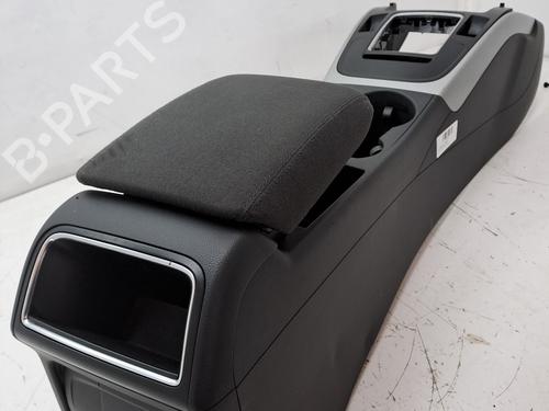 Used Armrest / Center console AUDI A4 B8 (8K2) 2.0 TDI (136 hp) 23944829