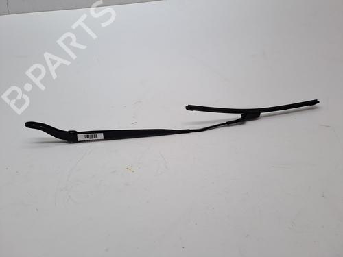 Used Front windshield wiper arm PEUGEOT 2008 II (UD_, US_, UY_, UJ_, UR_, UC_) 1.2 PureTech 100 (USHNK) (101 hp) 23376413