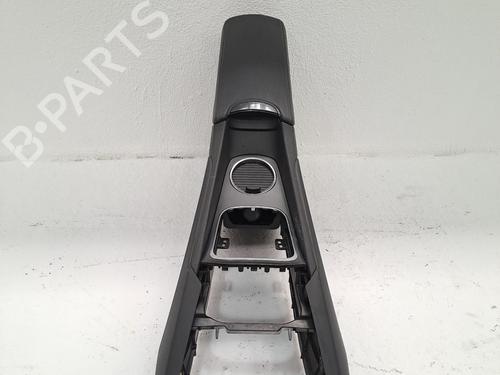 Used Middle console TOYOTA AVENSIS Saloon (_T27_) 2.0 D-4D (WWT271_) (143 hp) 26169549