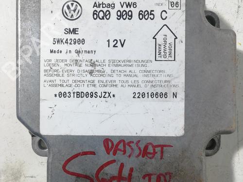 Used ECU airbags VW PASSAT B3/B4 (3A2, 35I) 1.8 (90 hp) 25458263
