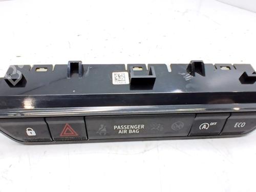 warning-switch-dacia-sandero-iii-2021-33815552 main image