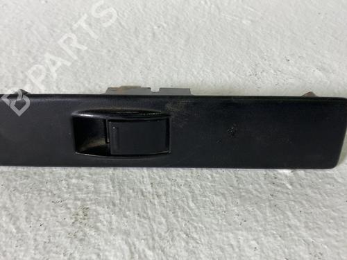 Used Right front window switch Right front window switch SUZUKI VITARA (ET, TA, TD) 1.6 i 16V All-wheel Drive (ET, TA02, SE416) (97 hp) 40119653 40119653