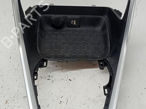 Used Middle console Middle console TOYOTA RAV 4 V (_A5_, _H5_) 2.5 Hybrid (AXAH52) (218 hp) 36036404 36036404