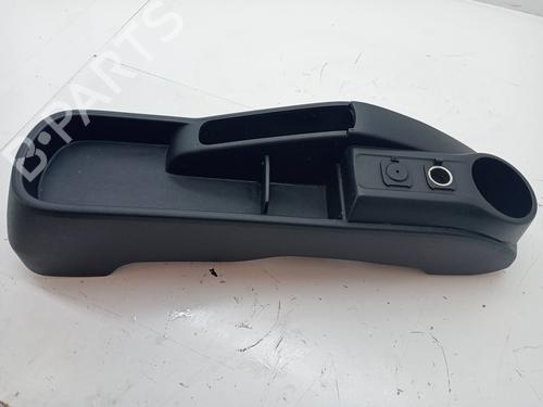 Armrest / Center console MAZDA 2 (DE_, DH_) 1.5 MZR (DE5FS) | BP23350326I20 
