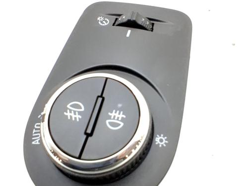 Forlygtekontakt Forlygtekontakt OPEL CORSA F (P2JO) 1.2 (68) (131 hp) 33764072 33764072