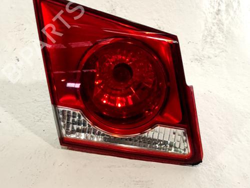 Feu de coffre gauche Feu de coffre gauche CHEVROLET CRUZE (J300) 2.0 CDI (150 hp) 34331388 34331388