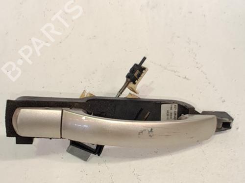 Venstre bagtil udvendigt håndtag Venstre bagtil udvendigt håndtag FORD MONDEO III (B5Y) 2.0 TDCi (130 hp) 36407326 36407326