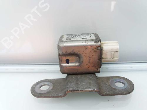 Used Electronic sensor SUZUKI GRAND VITARA II (JT, TE, TD) 1.9 DDiS All-wheel Drive (JT419, TD44, JB419WD, JB419XD,... (129 hp) 23935505