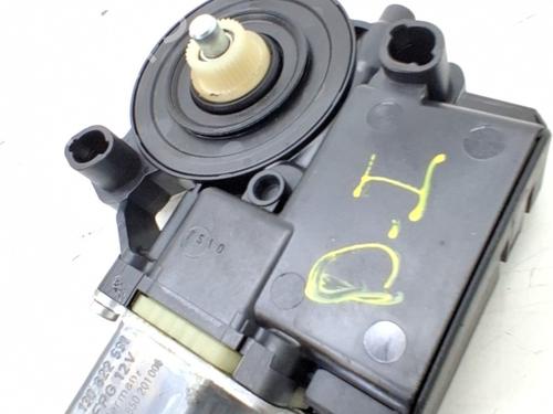 Used Left front window motor Left front window motor VW POLO V (6R1, 6C1) 1.0 (75 hp) 36258034 36258034