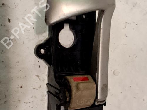 Højre bagtil invendig håndtag Højre bagtil invendig håndtag HYUNDAI SANTA FÉ II (CM) 2.2 CRDi 4x4 (155 hp) 33767249 33767249