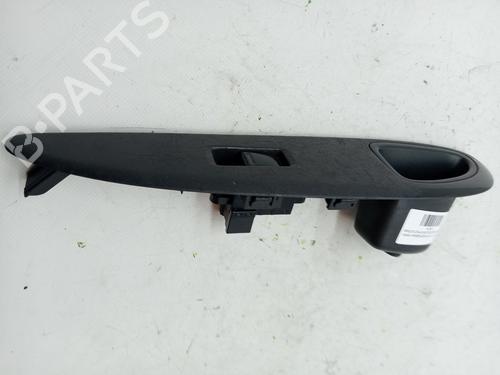 Used Right front window switch NISSAN PRIMERA (P12) 2.2 Di (126 hp) 23359322