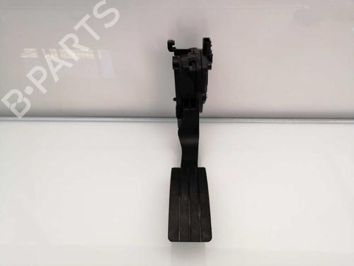 Used Pedal DACIA SANDERO II TCe 90 (B8M1, B8MA, B8AC) (90 hp) 23386990