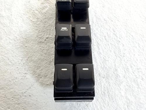 Used Left front window switch KIA SPORTAGE III (SL) 1.7 CRDi (116 hp) 30898360