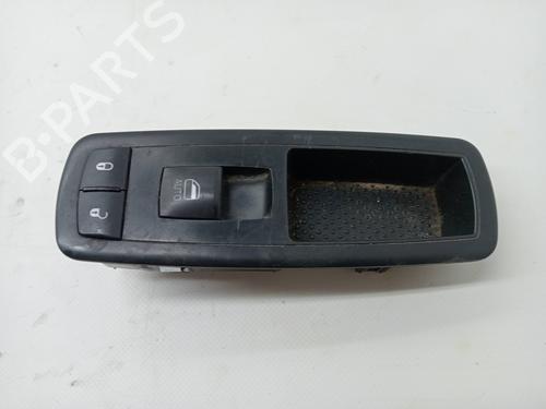 Przełącznik szyby przedniej prawej FIAT FREEMONT (345_) 2.0 JTD K56046822AD