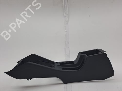Used Armrest / Center console SKODA OCTAVIA III (5E3, NL3, NR3) 1.4 TSI (150 hp) 23361619