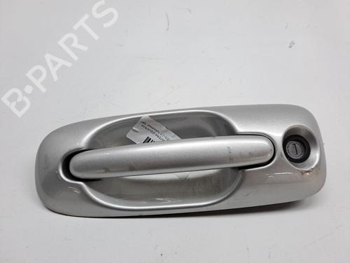 Used Front left exterior door handle CHRYSLER VOYAGER IV (RG, RS) 2.5 CRD (141 hp) 23976870