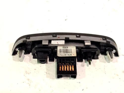 Warning switch HYUNDAI ix35 (LM, EL, ELH) 1.7 CRDi | BP33765607I22 - Image 2