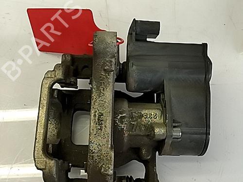 Used Left front brake caliper Left front brake caliper PEUGEOT 308 SW II (LC_, LJ_, LR_, LX_, L4_) 2.0 BlueHDi 150 (150 hp) 32467859 32467859