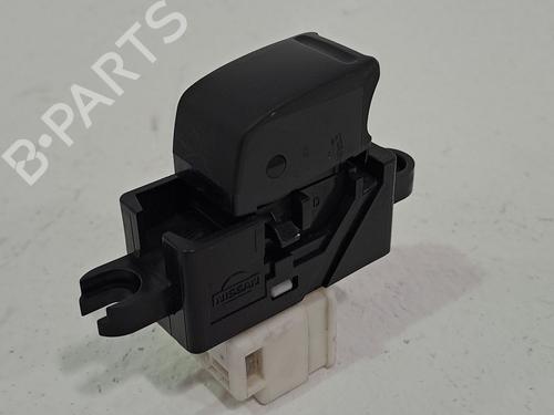 Used Right rear window switch NISSAN X-TRAIL I (T30) 2.2 dCi 4x4 (136 hp) 23373338