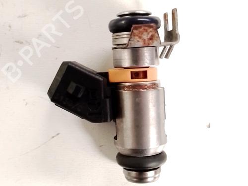 Used Injector Injector FIAT GRANDE PUNTO (199_) 1.4 (199AXB11, 199AXB1A, 199BXB1A, 199AXL1A) (77 hp) 36157882 36157882