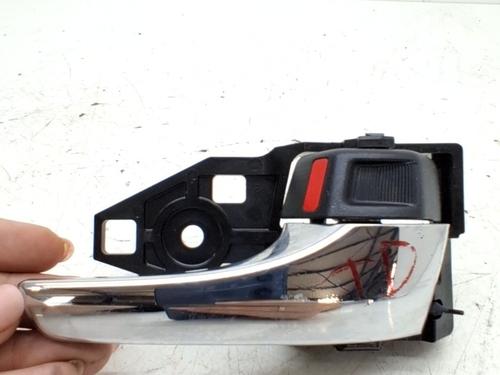 Used Rear right interior door handle Rear right interior door handle 37590688 37590688
