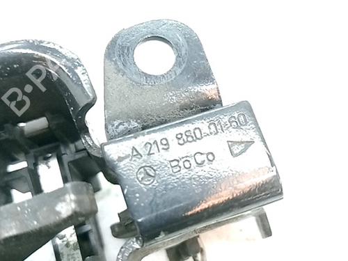 Used Hood lock MERCEDES-BENZ E-CLASS (W211) E 280 CDI (211.020) (190 hp) 29558996