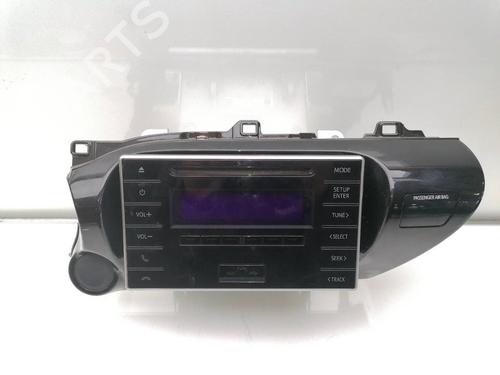 Used Radio TOYOTA HILUX VIII Pickup (_N1_) 2.4 D 4WD (GUN125_, GUN125R) (150 hp) 27461669