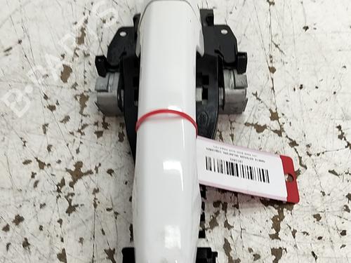 front-left-exterior-door-handle-land-rover-range-rover-evoque-l538-2011-2012-2013-2014-2015-2016-2017-2018-2019-39048196 main image