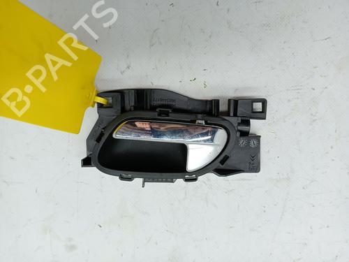 Venstre bak invendig håndtak PEUGEOT 5008 (0U_, 0E_) 2.0 HDi (163 hp) 23354549